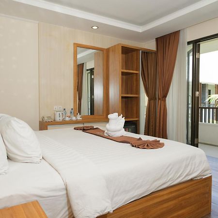 กามากู โฮเต็ล ซมินญะก์ Hotel เซมินยัค ภายนอก รูปภาพ