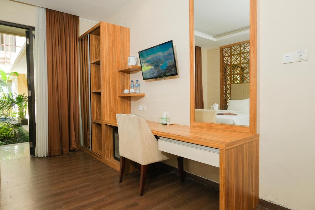 กามากู โฮเต็ล ซมินญะก์ Hotel เซมินยัค ภายนอก รูปภาพ