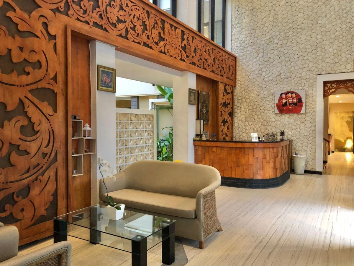 กามากู โฮเต็ล ซมินญะก์ Hotel เซมินยัค ภายนอก รูปภาพ