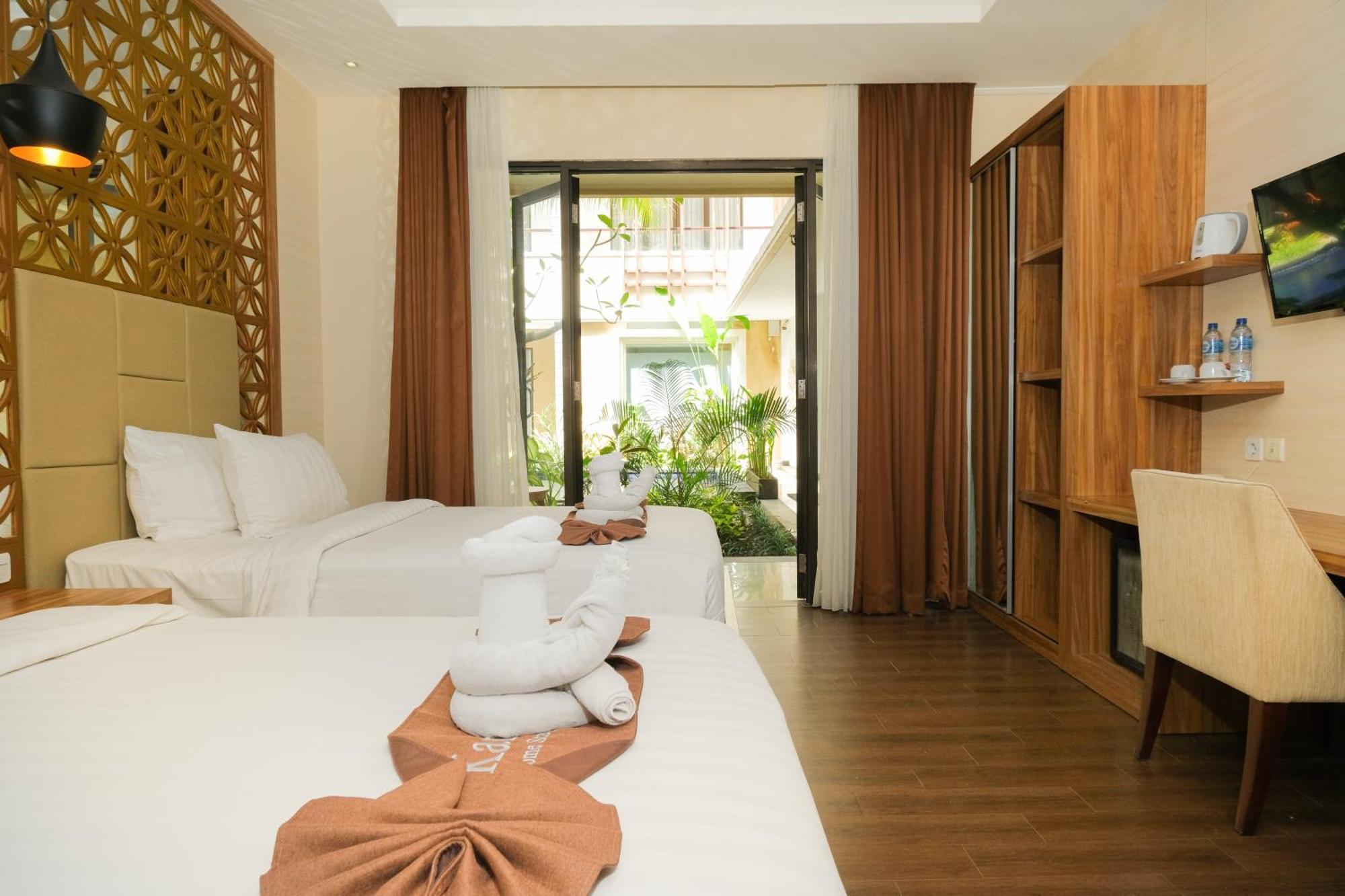 กามากู โฮเต็ล ซมินญะก์ Hotel เซมินยัค ภายนอก รูปภาพ