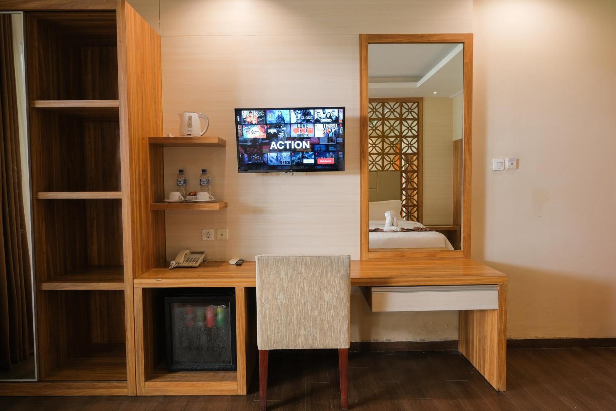 กามากู โฮเต็ล ซมินญะก์ Hotel เซมินยัค ภายนอก รูปภาพ